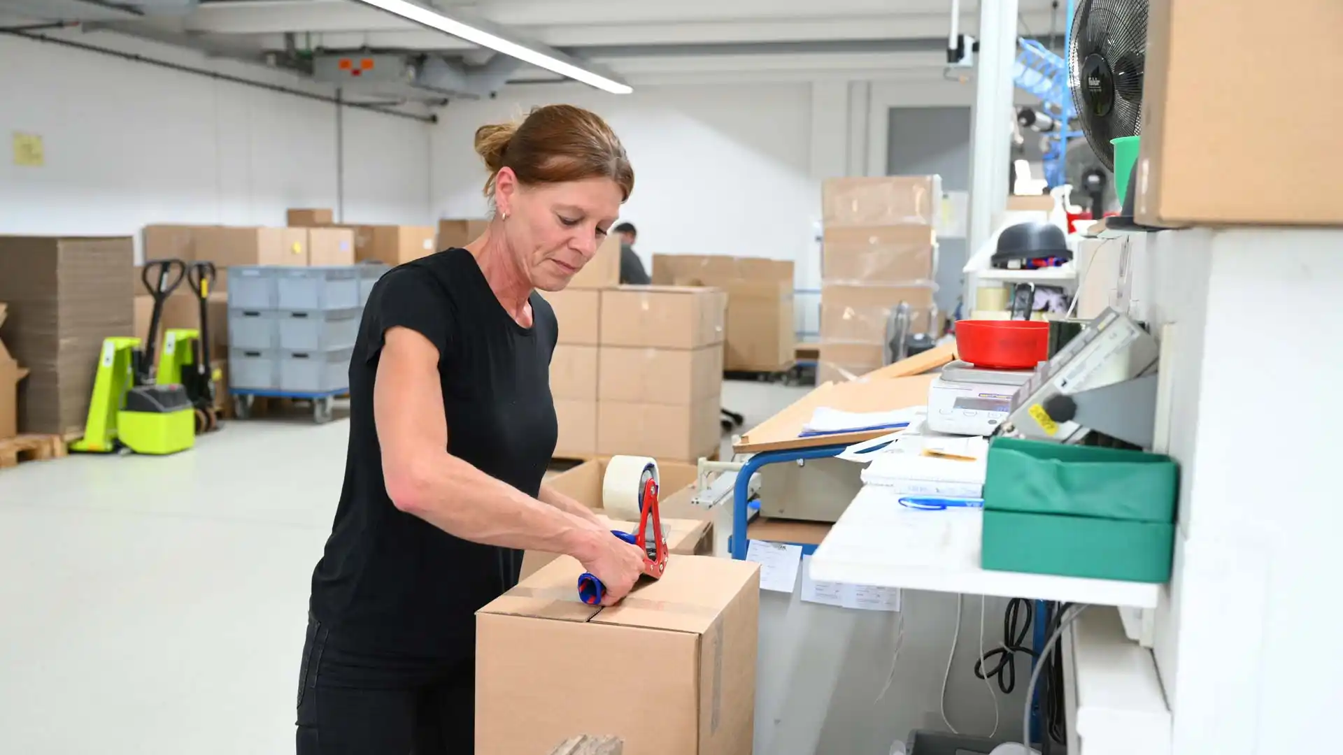 Logistik und Auftragsbearbeitung Kunststoffspritzguss Logistik und Auftragsbearbeitung Kunststoffspritzguss
